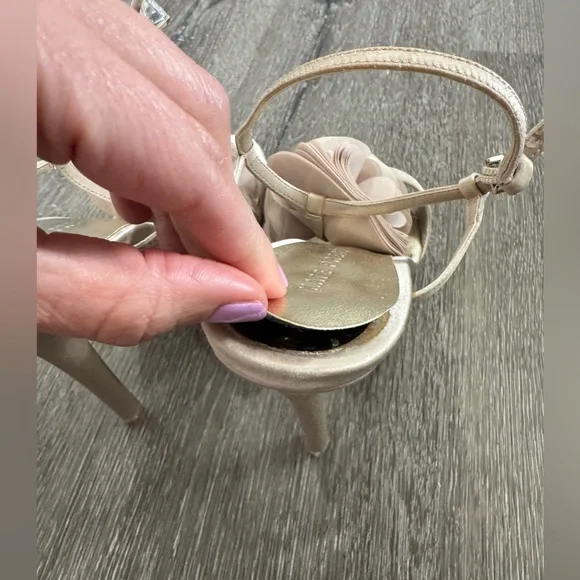 Never Worn Kate Preston Elegant Beige / Champagne Women's Floral Heels 7 1/2 - Picture 6 of 12